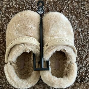 Crocs: Chai/Beige All over furry crocs